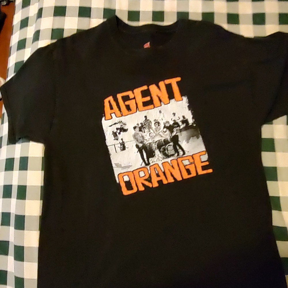 Vintage agent orange men's size large t-shirt black